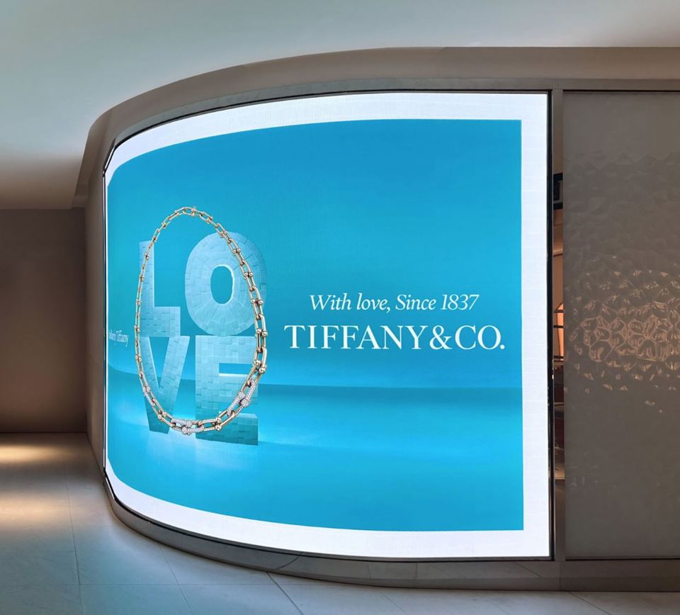 maxischermo led curvo